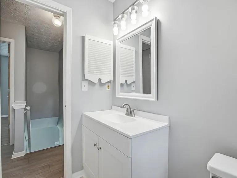 11240 Rotherick Dr — Photo 8