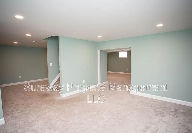 1 Tweentown Close — Photo 34