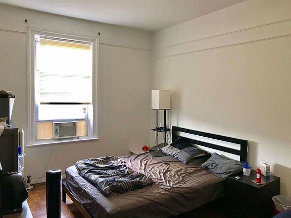 4th image of 30-52 34th St #3FF