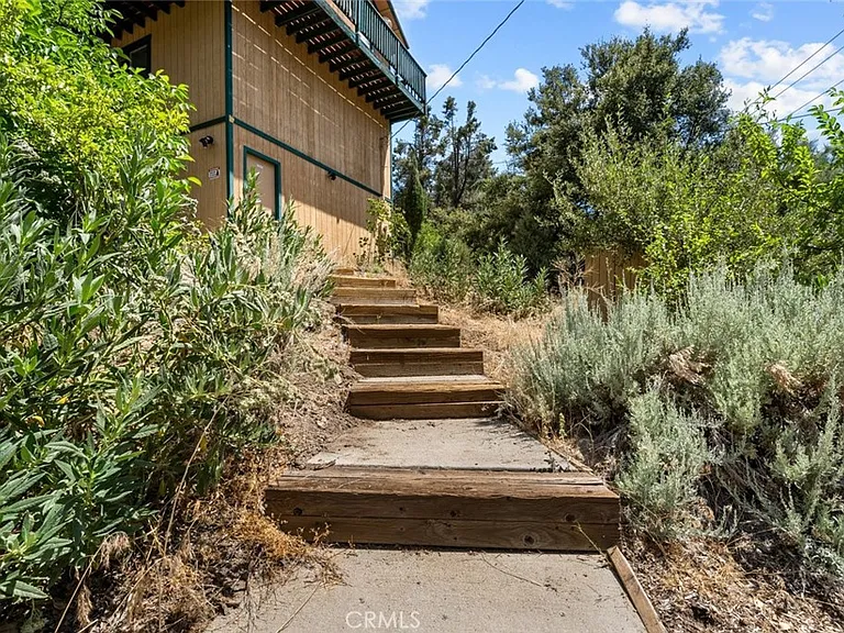 2304 Woodland Dr — Photo 34