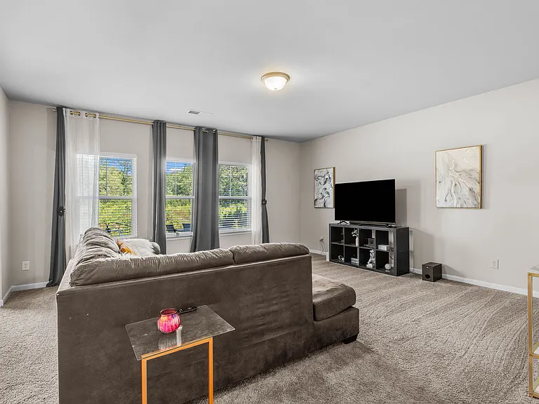 1518 Valley Brook Dr SW — Photo 10
