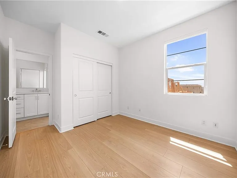 1221 Windmill Ln — Photo 25