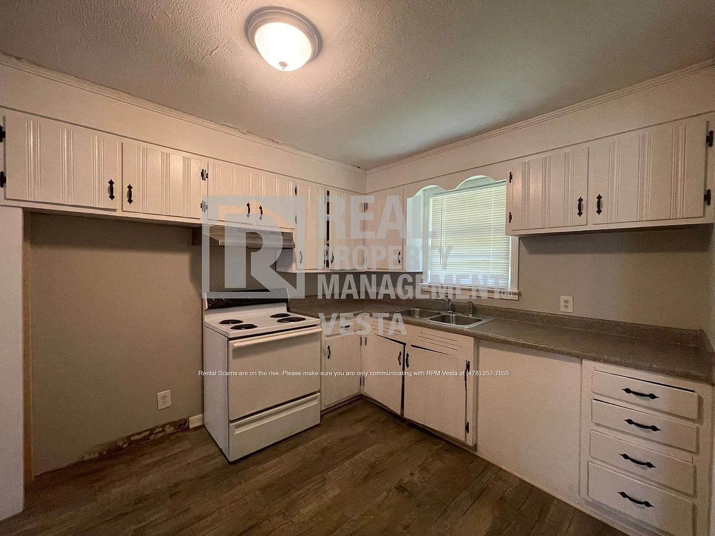 3 bed, 1.0 bath, 1378 sqft, $1,150 — Photo 4