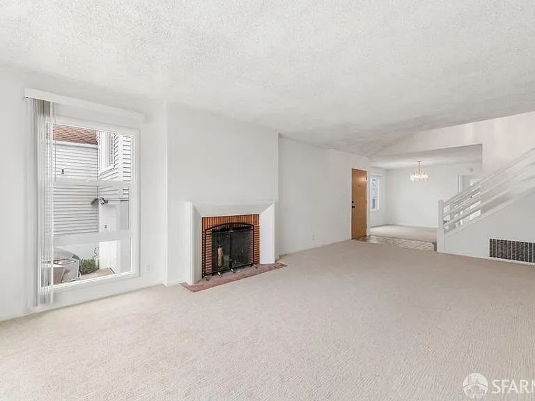 85 Dorchester Dr — Photo 1