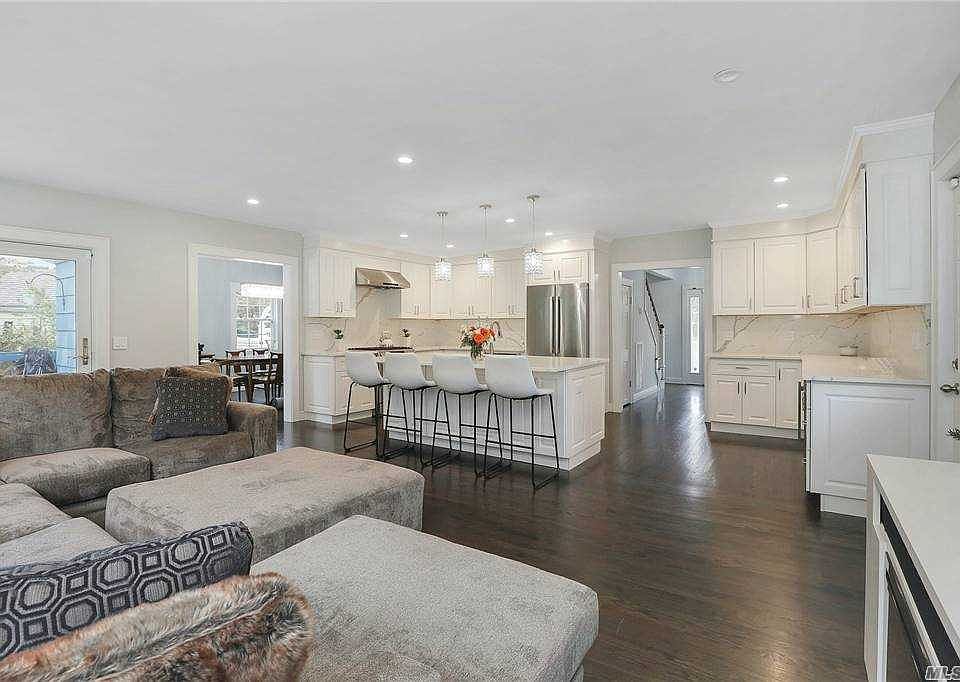 1st image of 11 Walnut Ave