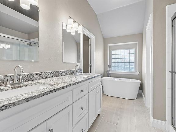 4th image of 2101 Del Simmons Dr