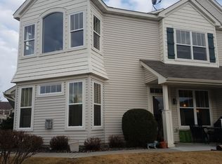 2178 Shamrock Pl, Chaska, MN 55318