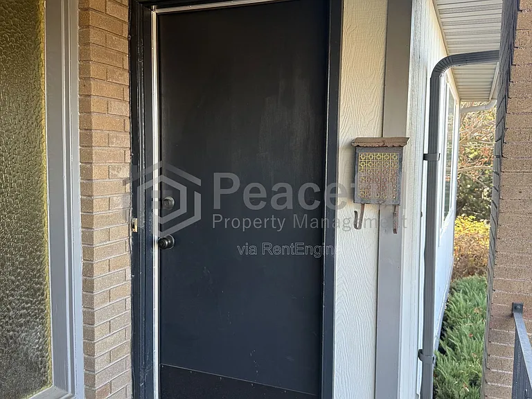 2025 S Broadmoor St — Photo 9
