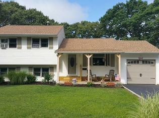 130 Hammond Rd, Centereach, NY 11720
