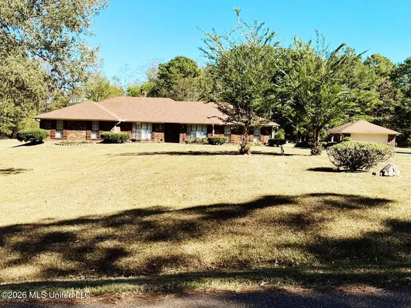 144 N Pine Dr, Madison, MS 39110