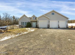 560 Wh Troup Rd, Lewisburg, PA 17837