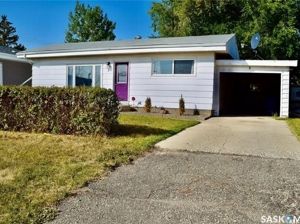 3 Wauchope Street, Redvers, SK S0C 2H0