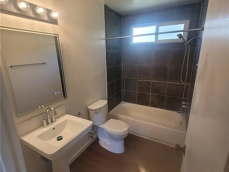 2500 Clyde Ave — Photo 8