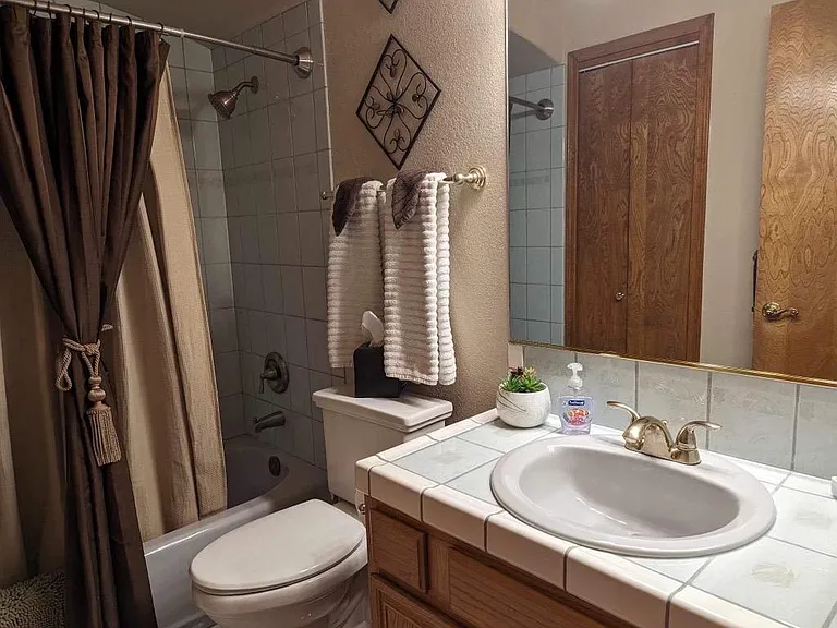 2760 Inverness Dr — Photo 13