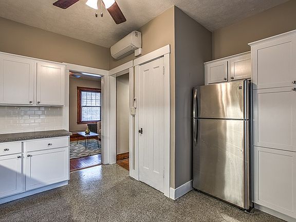 3rd image of 2552 Marcy St APT 11
