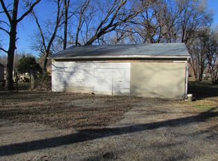 406 NE Burgess Ave, Topeka, KS 66608