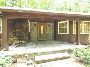 3 Ryder Ct, Dix Hills, NY 11746
