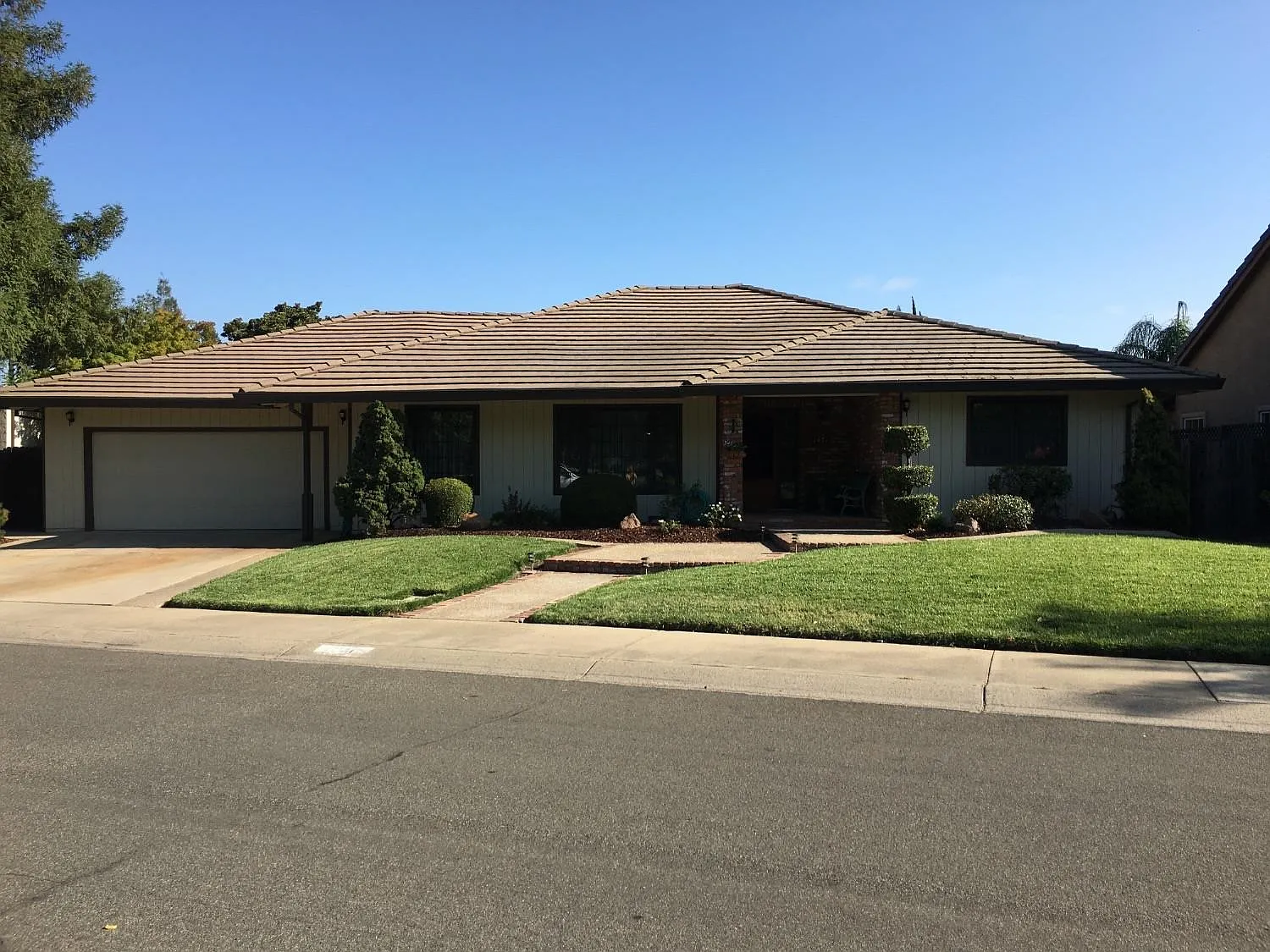 1471 Coats Dr photo 1