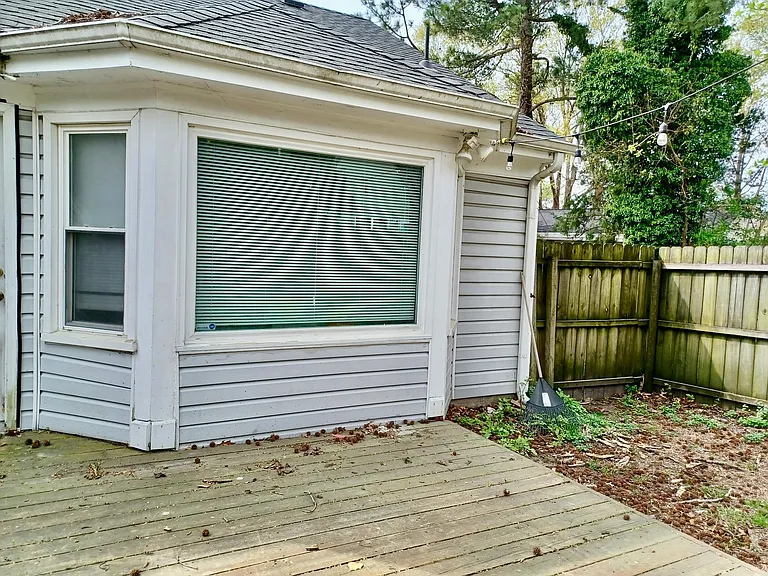 2524 Palmetto St — Photo 8