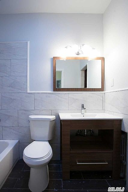 2nd image of 668 Hawthorne St #1