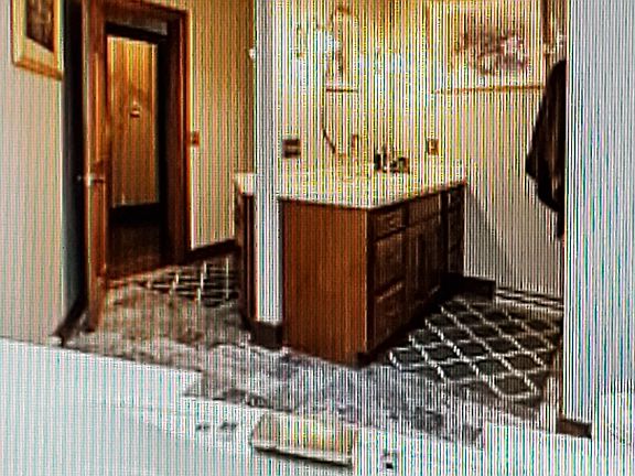 5th image of 275 Lake Dr