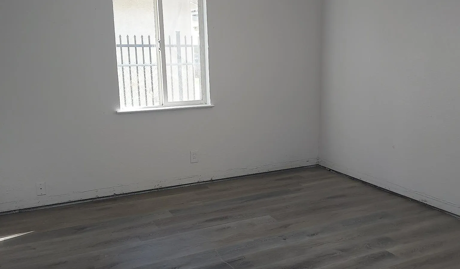 3 bed, 1150 sqft, $2,700 — Photo 3