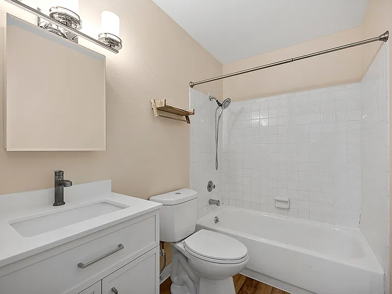 6012 N 15th St #D106 — Photo 18