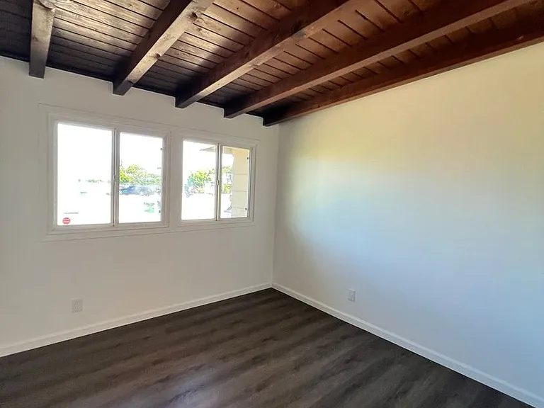 7695 Encinas Cir — Photo 11