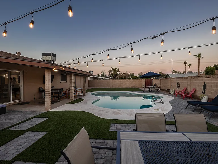 3121 E Sierra St — Photo 20