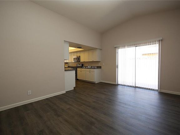 3rd image of 408 Davenport Ln