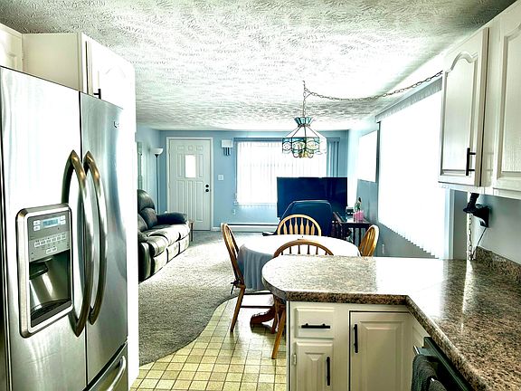 4th image of 2771 Lakewood Dr