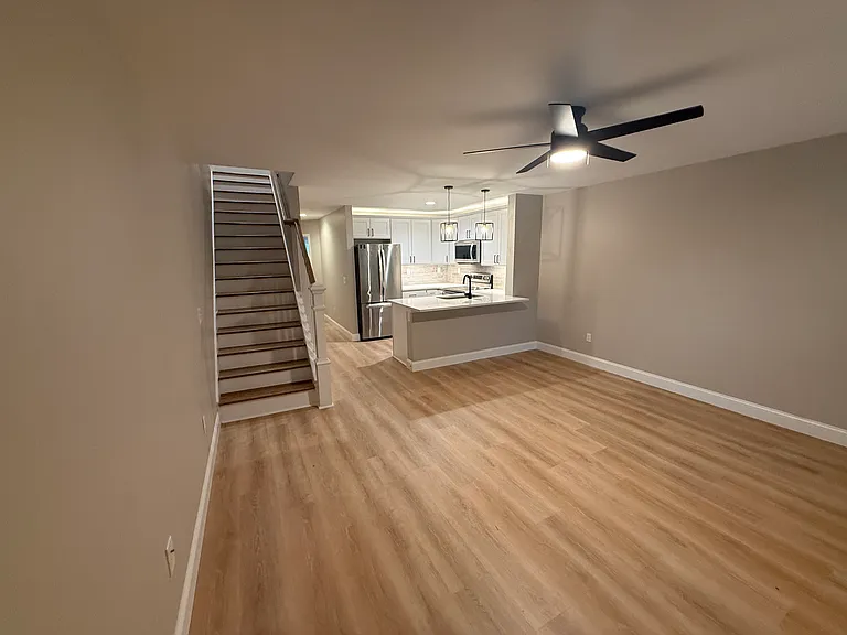 1512 E Henry St — Photo 3
