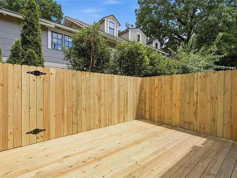 856 Saint Charles Ave NE #8 — Photo 16