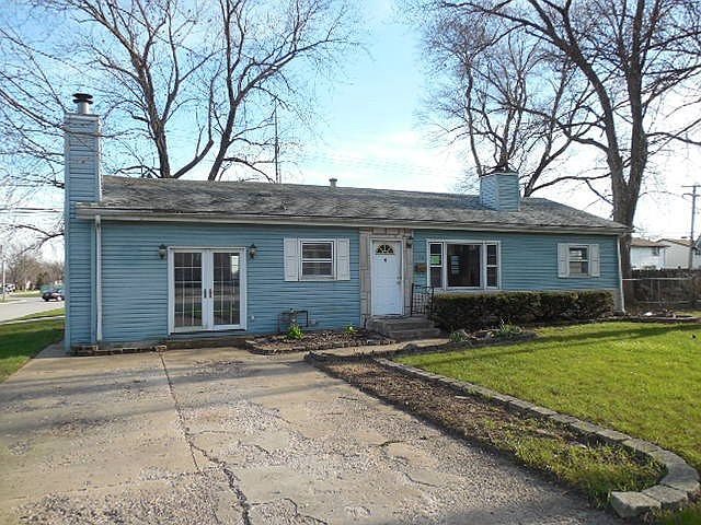 1st image of 170 S Country Ct