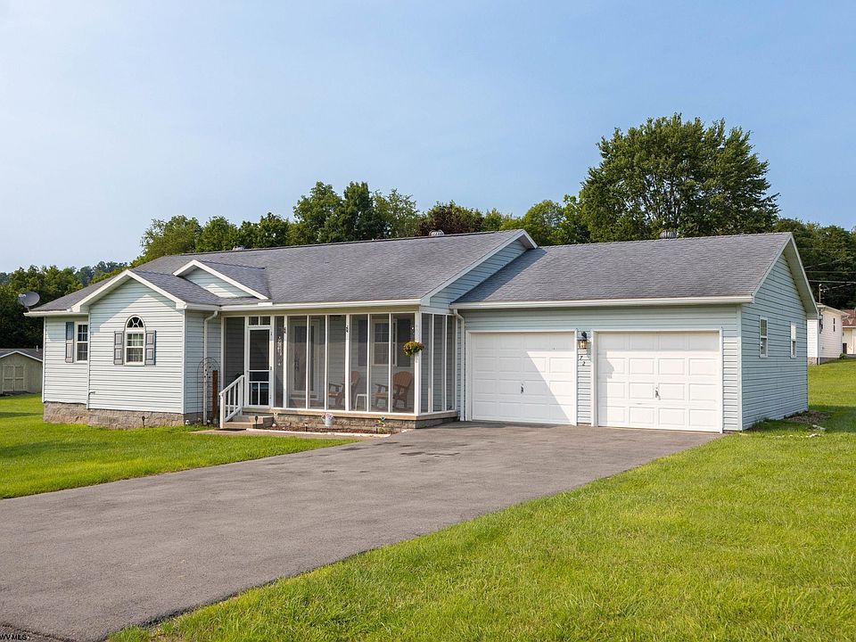 1st image of 72 Hillview Dr