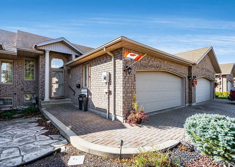 1st image of 121 Carolina Woods Cres