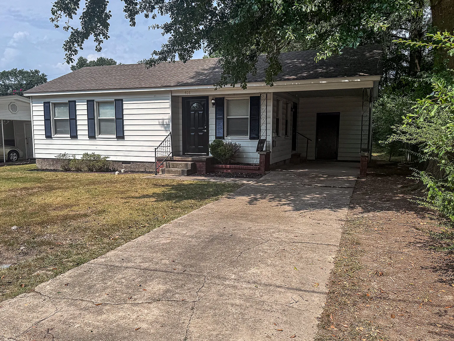 408 Troutt - 1 — Photo 3