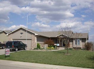 1726 N Prairie Run Cir, Mulvane, KS 67110