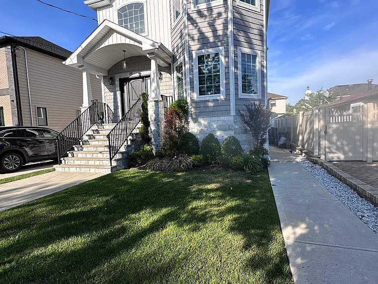 Connecticut St — Photo 1