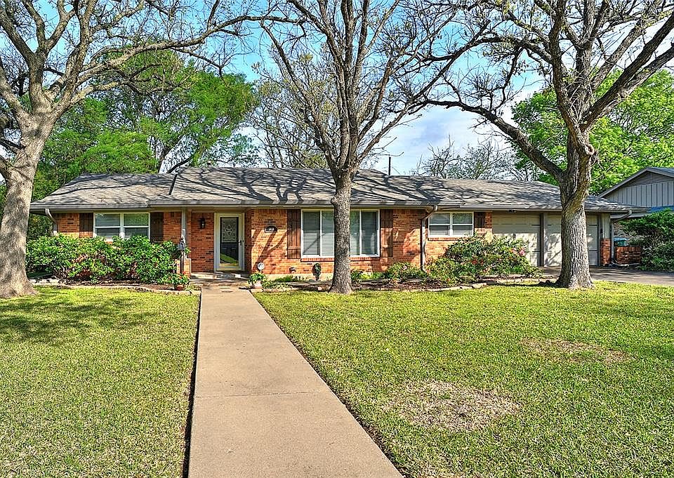 1st image of 1421 Yarborough Dr