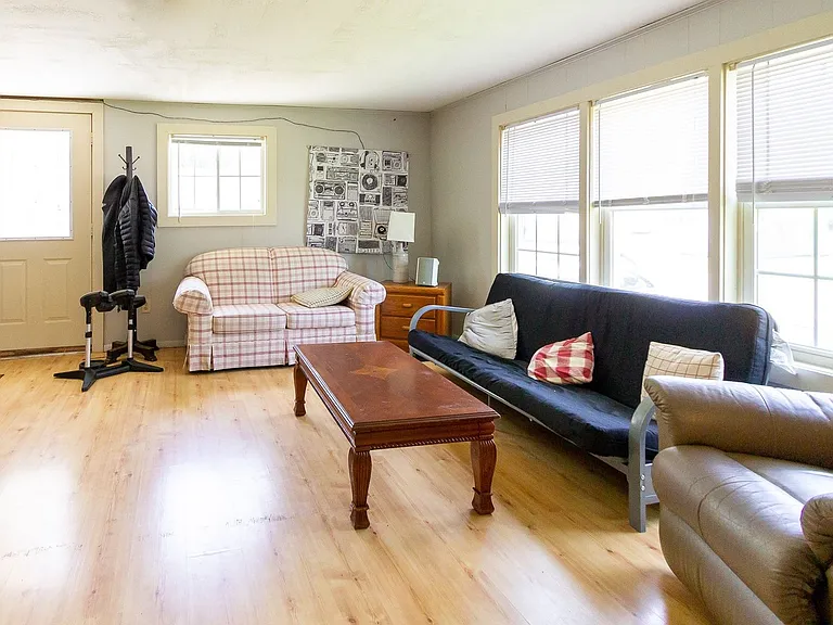 2100 N Ball Ave — Photo 6