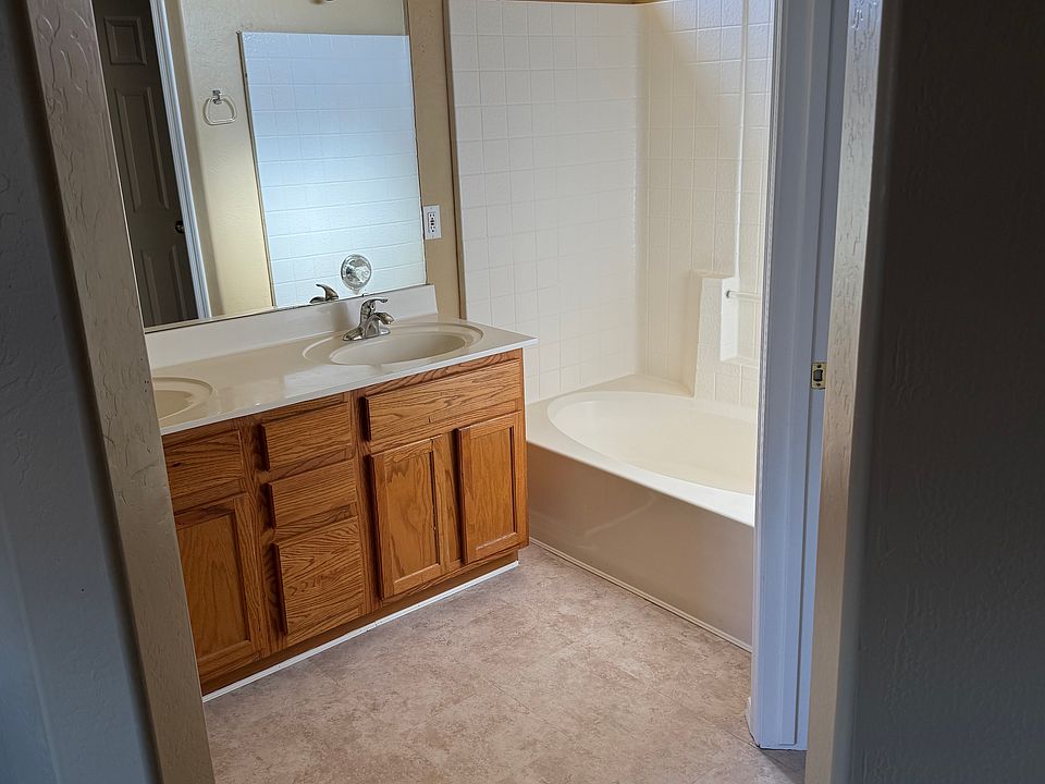 1st image of 1603 S 229th Ave