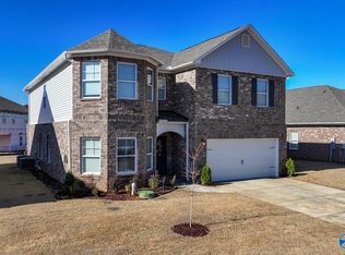 402 Arcanum Ln, New Market, AL 35761