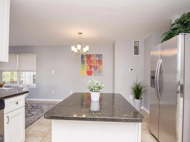 8800 Community Square Ln — Photo 6