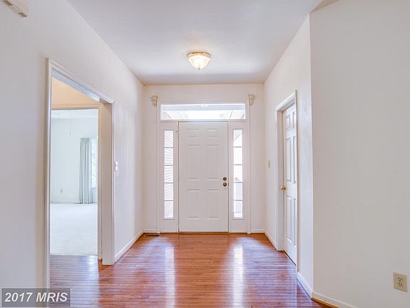 3rd image of 3811 Winding Hollow Dr