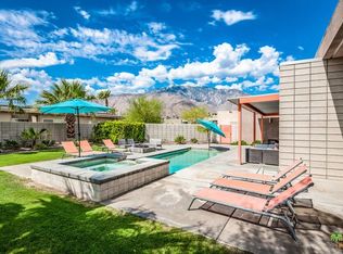 1070 Azure Ct, Palm Springs, CA 92262