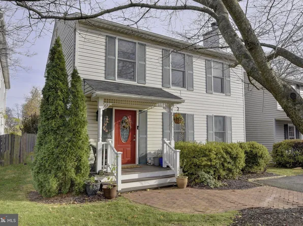 206 Pershing Ave NW, Leesburg, VA 20176