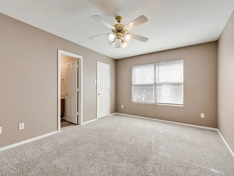 216 Modene St — Photo 5