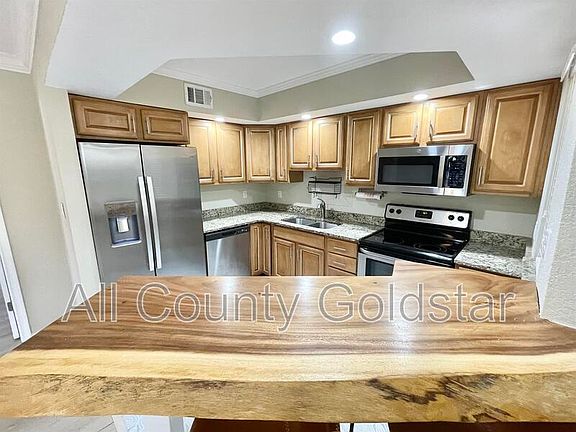 5th image of 19505 Quesada Ave Unit Vv102