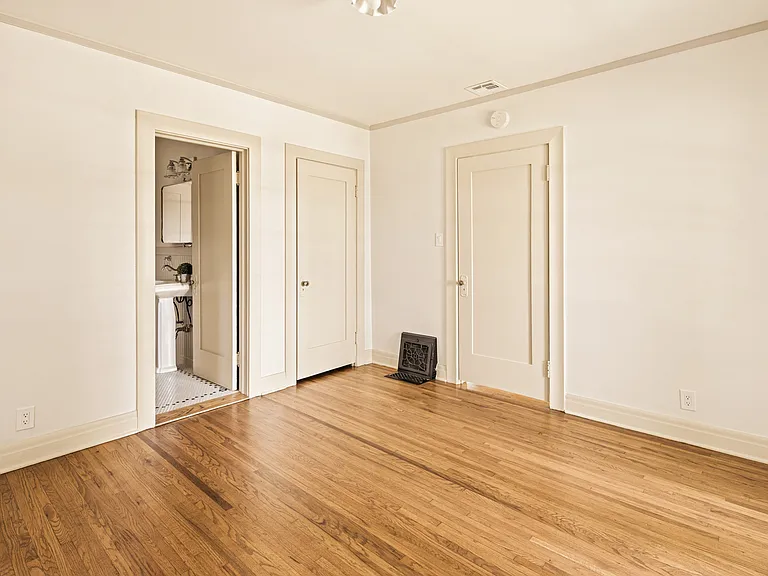365 W Sierra Madre Blvd — Photo 21